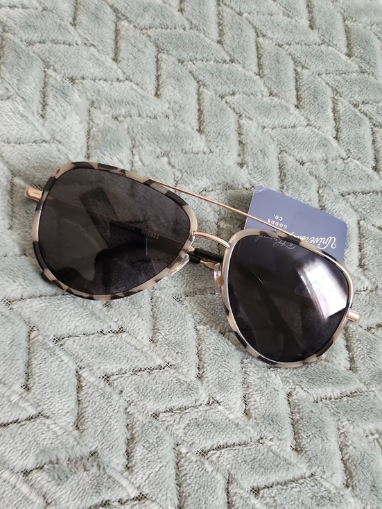 Universal Thread Accessories - Tortoiseshell Fun Aviator Sunglasses with Black Lenses